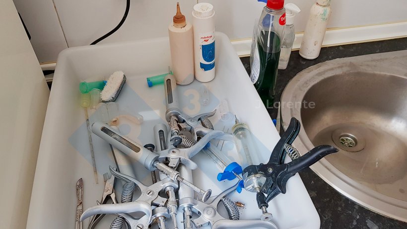 Figure 9. Clean vaccination supplies.